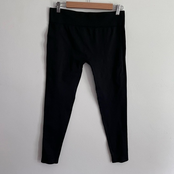 Three Dots Black Seamless Cropped Leggings - Picture 4 of 6